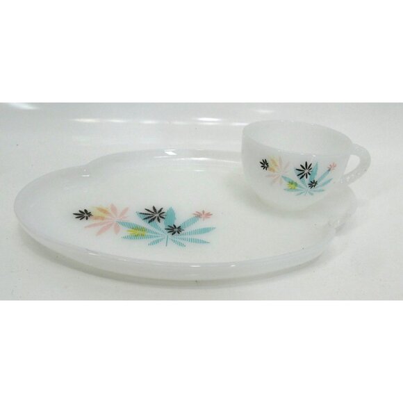 Vintage Anchor Hocking Fire-King Milk Glass Snack 3 Sets 4 Cups & Plates Atomic - Picture 7 of 9